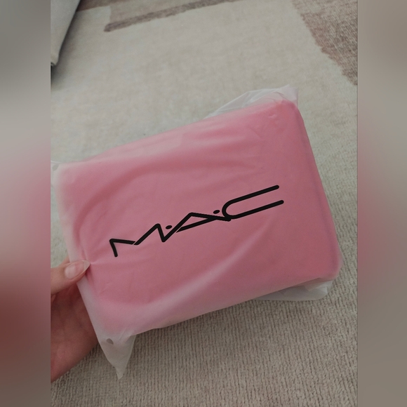MAC Cosmetics Makeup Case - Picture 5 of 5